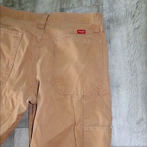 Wrangler tan work pants Men’s 32x32 khaki